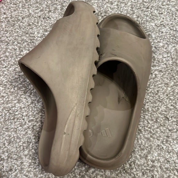 Adidas Yeezy Slides Brown Slip On Sandal Shoes AS IS - Picture 7 of 14